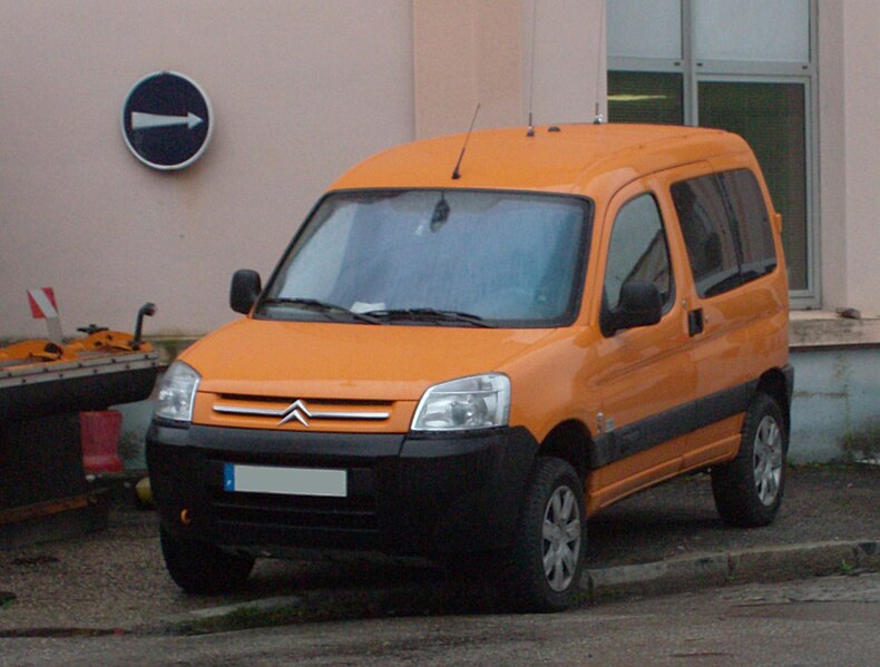 File:Citroën Berlingo Dangel.jpg