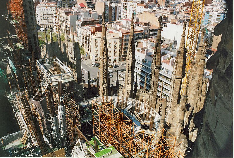 File:Construction of the Sagrada Familia.jpg