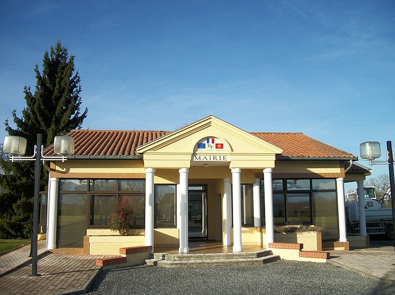 File:Cuguron Mairie.jpg