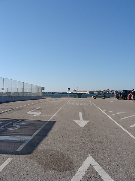 File:Cycle Tour in Aveiro taking the ferry (8089856515).jpg