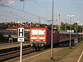 Ein Regional-Express Nürnberg–Stuttgart fährt in Ansbach ein