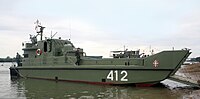 Um barco DČJ-412 da patrulha fluvial das Forças Armadas Sérvias.