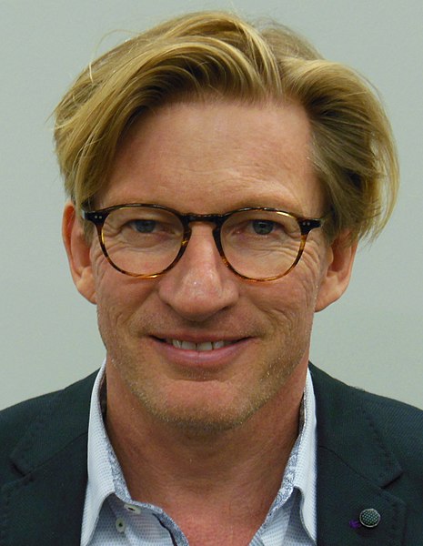 File:David Wenham April 2016.jpg