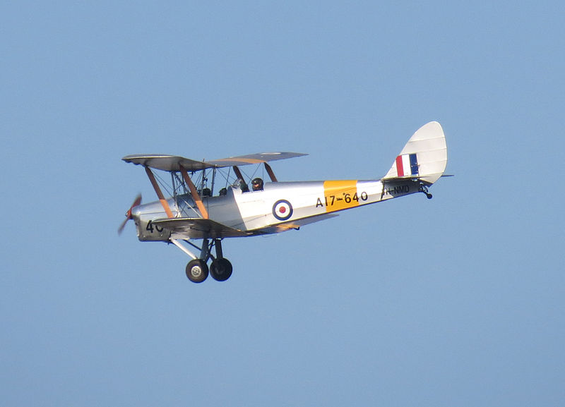 File:De Havilland Tiger Moth circuits Coomalie Creek Airfield during the 2012 Merlin Magic.jpg
