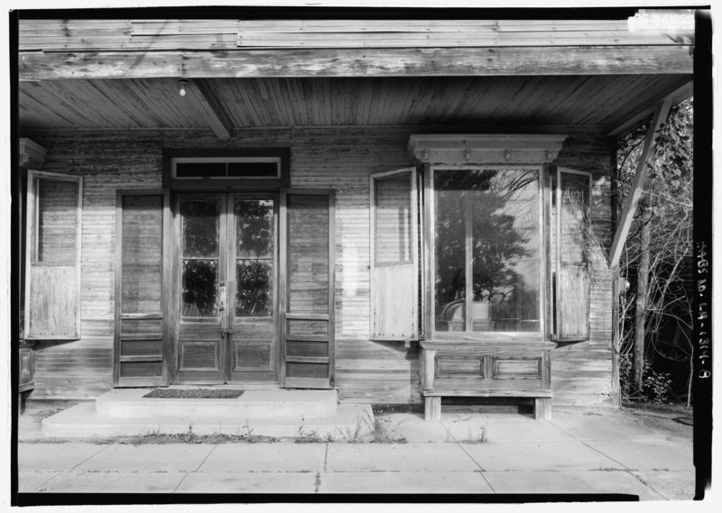 File:Detail view of west elevation to show front door and south end window - Carnahan Store, Highway 495, Cloutierville, Natchitoches Parish, LA HABS LA-1314-8.tif