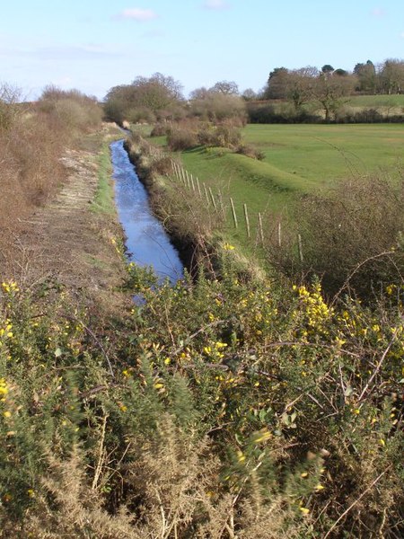 File:Drain south of Dibden Bay - geograph.org.uk - 375191.jpg