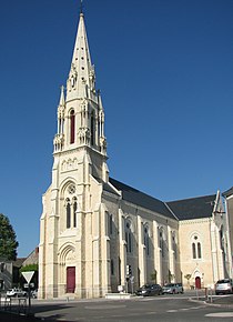 Eglise de Grandchamps des Fontaines en juin 2013.JPG