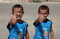 Enfants jumeaux de Khiva cropped.JPG