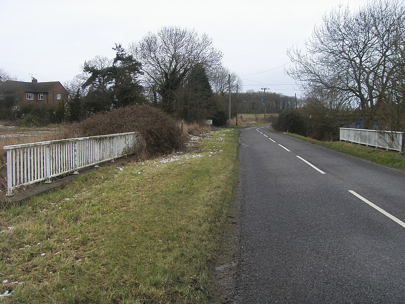 File:Entering Honeydon - geograph.org.uk - 1729623.jpg