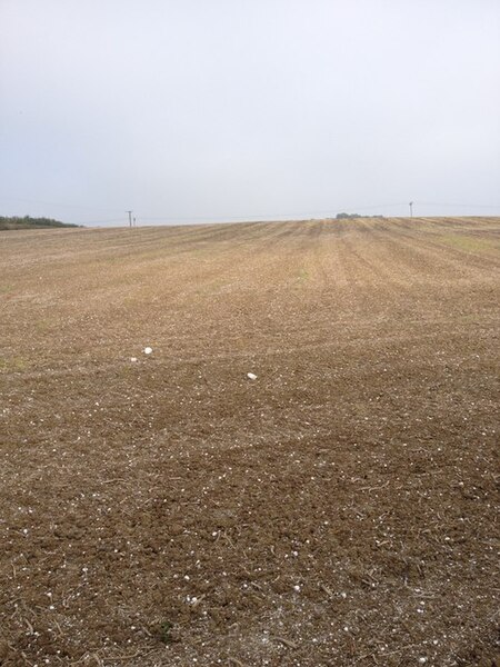 File:Footpath close to Nash - geograph.org.uk - 5118735.jpg