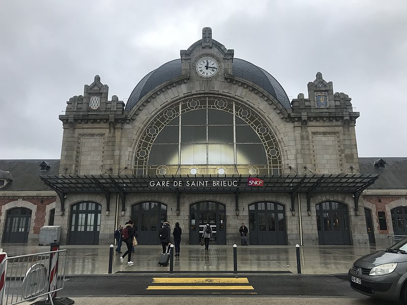 File:Gare de Saint-Brieuc 2019.jpg