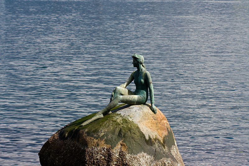 File:Girl in a Wet Suit.jpg