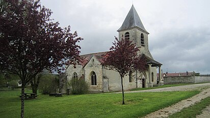 L'église à l'extérieur de l'enclos.