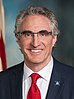 Il governatore Doug Burgum (ritagliato) .jpg