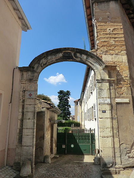 File:Hôtel du gouverneur des Dombes.JPG