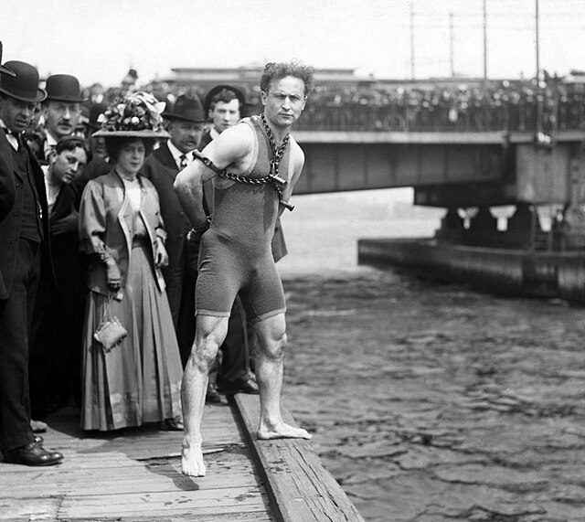 Harry Houdini before one of his escapology performances in Boston 1908