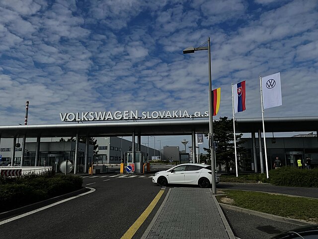 Main entrance, VW2
