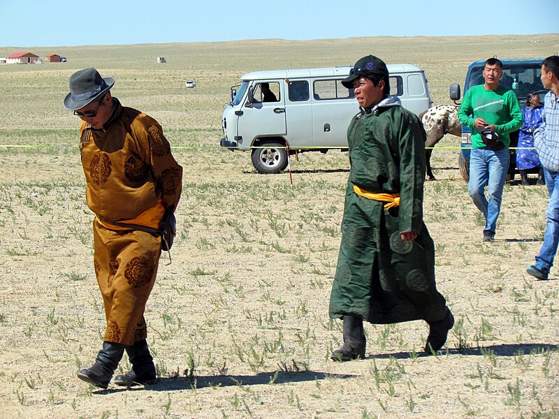 File:Horce Race in Gobi Desert - Dornogovi Province - Mongolia (6248923418).jpg