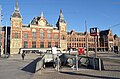 Ingang Metrostation Amsterdam Centraal op Stationsplein.jpg