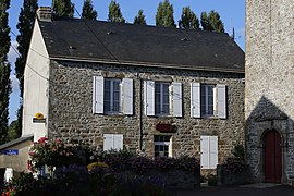 Das Rathaus in Izé