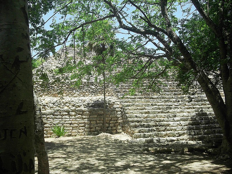 File:Izamal, Yucatán (31).jpg