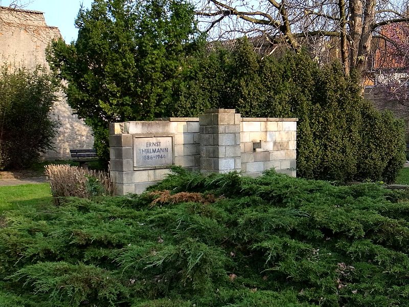 File:Jeßnitz(Anhalt), Ernst Thälmann Denkmal.jpg