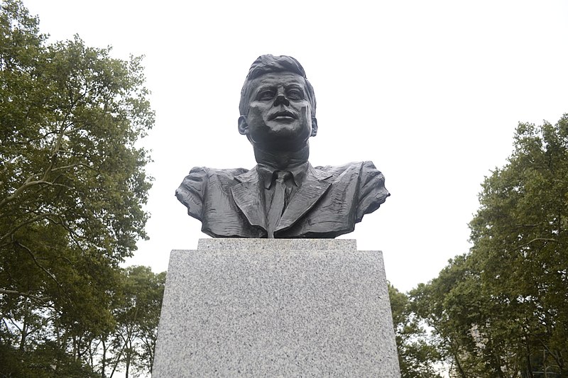 File:John F. Kennedy Memorial, profile.JPG
