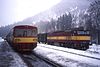 Kouty nad Desnou, motorový vůz 810.467 a lokomotiva 752.009, rok 1992.jpg