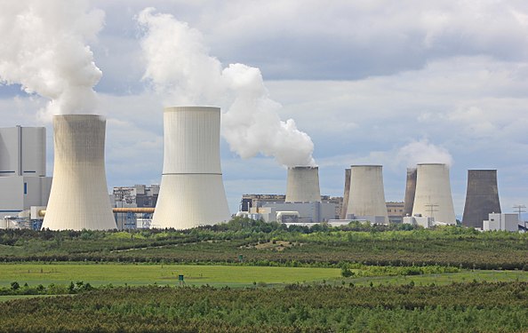 Kraftwerk Boxberg bei Nochten in Sachsen. Blick vom Findlingspark Nochten.