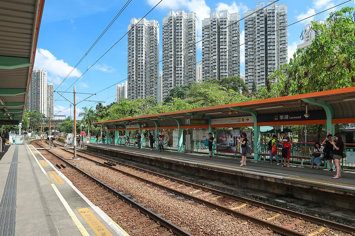 File:LRT Locwood Stop 2019.jpg - Wikimedia Commons