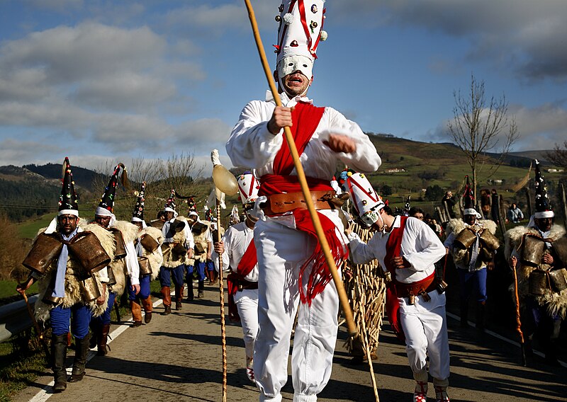 File:La vijanera Asociación cultural amigos de la vijanera de silio.jpg