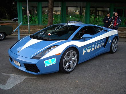 In 2004 the Polizia di Stato received two Lamborghini Gallardo equipped with V10 engines in the classic blue white livery