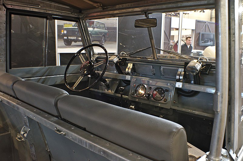 File:Land Rover (40339565294).jpg