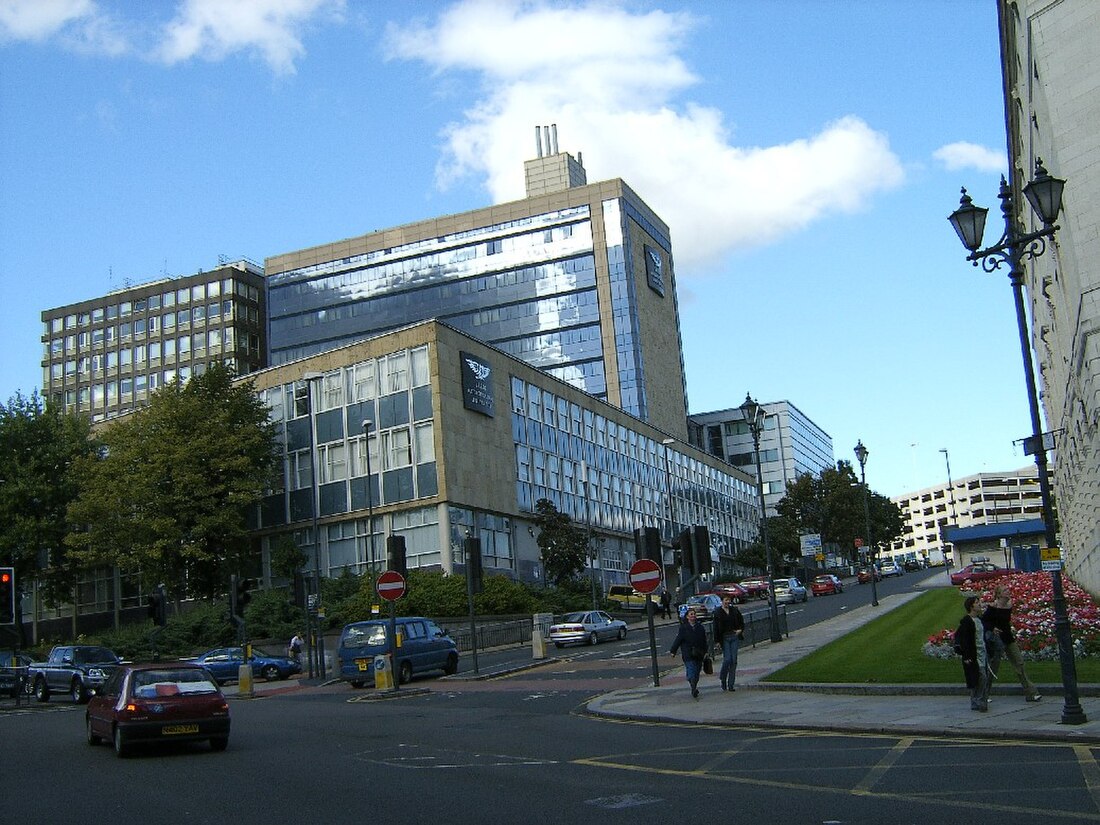 Universitas Metropolitan Leeds