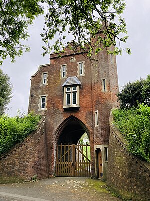 Louth Cemetery lodge house (1855) in 2023 Louth Cemetery lodge house.jpg