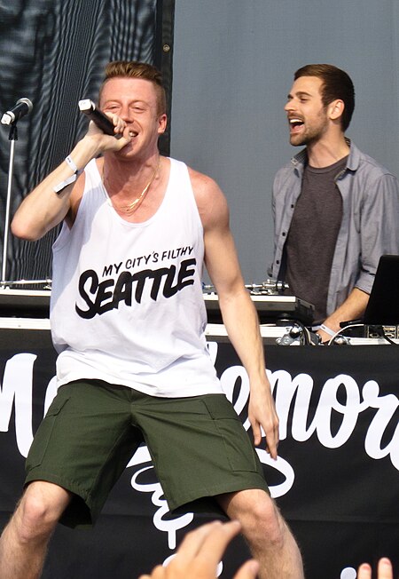 Macklemore & Ryan Lewis at Sasquatch 2011.jpg