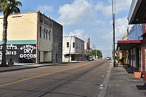 Casas en Main Street en el centro de la ciudad