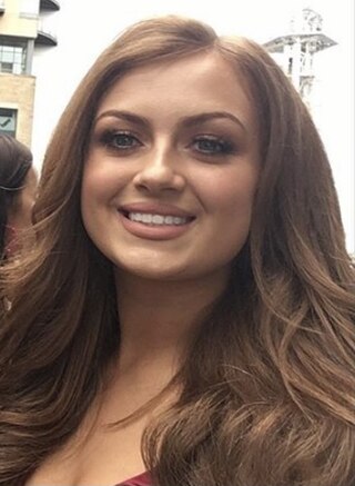 <span class="mw-page-title-main">Maisie Smith</span> English actress, singer (b. 2001)