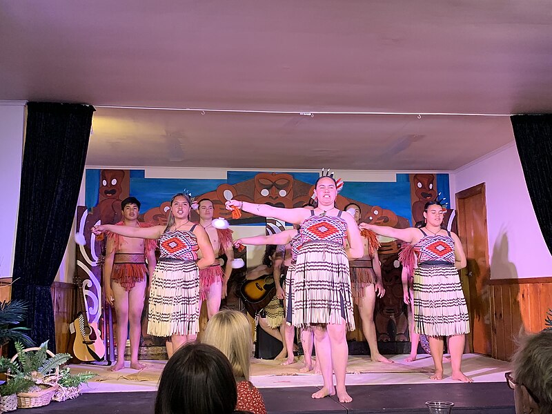 File:Maori Cultural Dancers.jpg