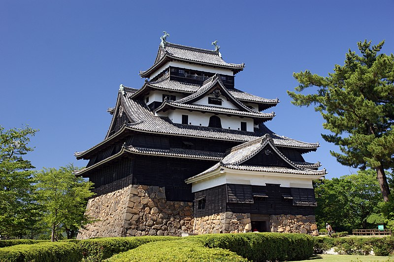 File:Matsue castle01bs4592.jpg