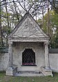 image=https://commons.wikimedia.org/wiki/File:Mauerkapelle_Waldfriedhof_Mchn_Stra%C3%9Fenseite_1.jpg