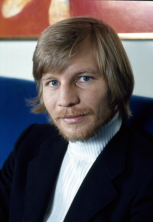 Michael York starred as Logan 5 in Logan's Run.