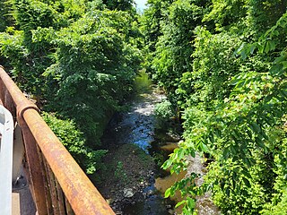 <span class="mw-page-title-main">Mill River (Springfield, Massachusetts)</span> Stream in the U.S. state of Massachusetts