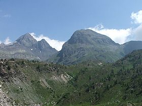 Vista del Monte Grabiasca y, a la izquierda, el pizzo del Diavolo di Tenda.