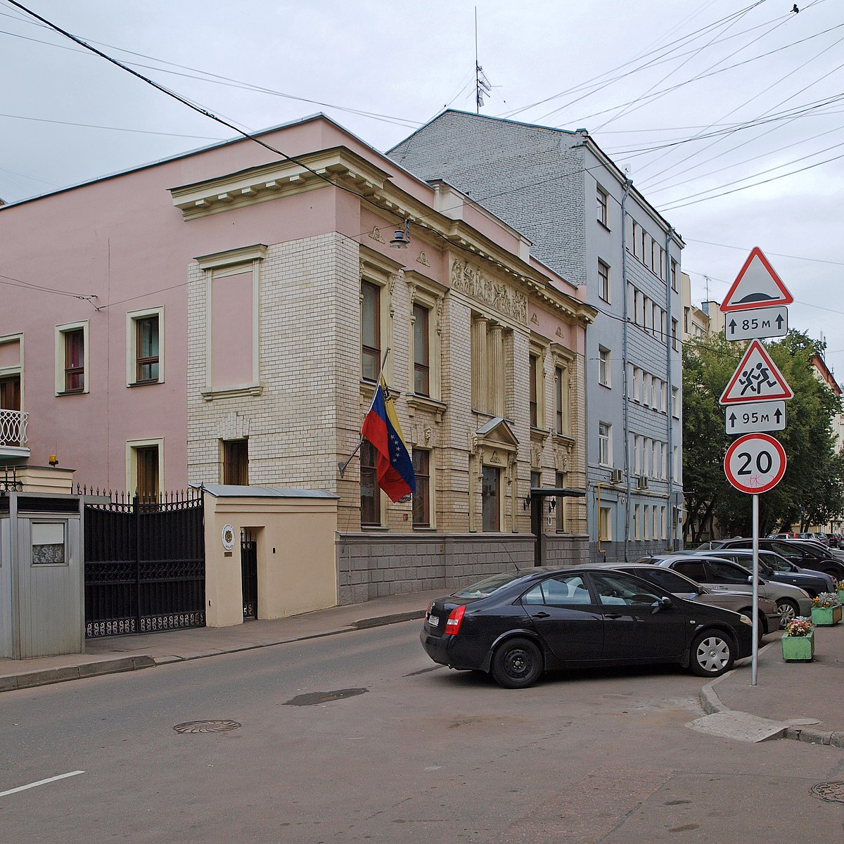 москва большой каретный переулок