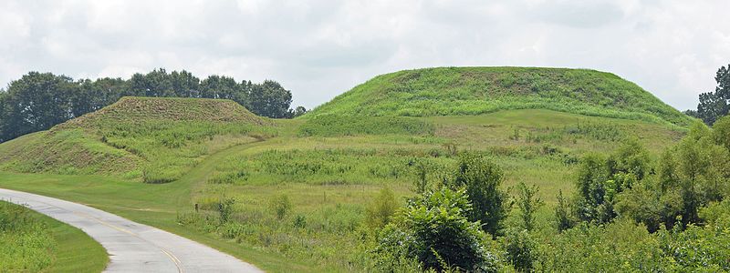 File:Mounds at Ocmulgee National Monument, Bibb County, GA, US.jpg