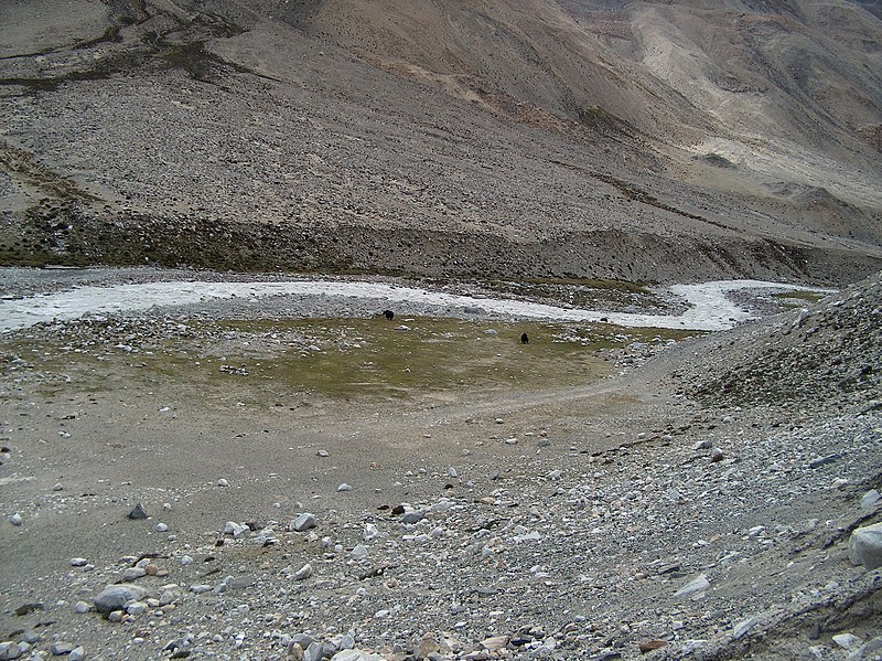 File:Mount Everest Base Camp, Tibet - panoramio (4).jpg