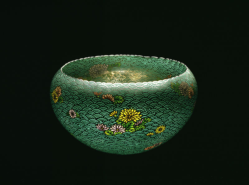 File:Namikawa Sosuke - Bowl with Chrysanthemum Blossoms - Walters 44546 - Profile.jpg