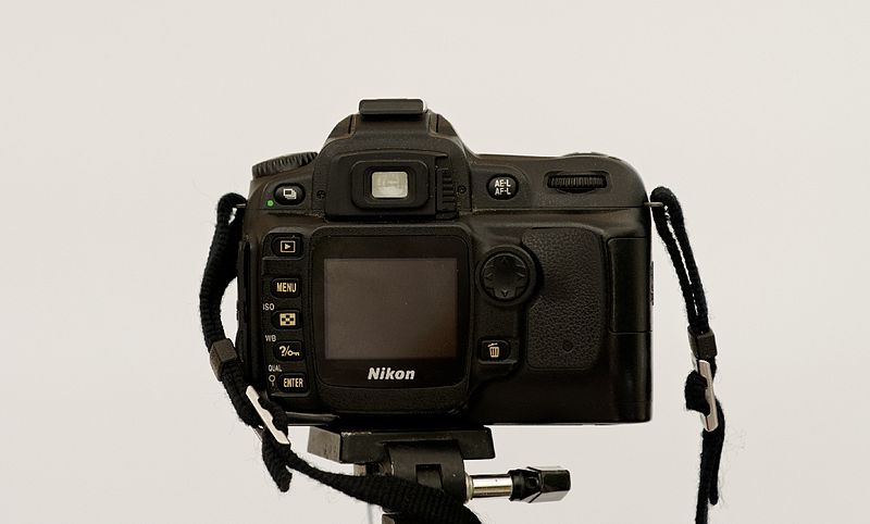 File:Nikon D50 by-RaBoe-013.jpg