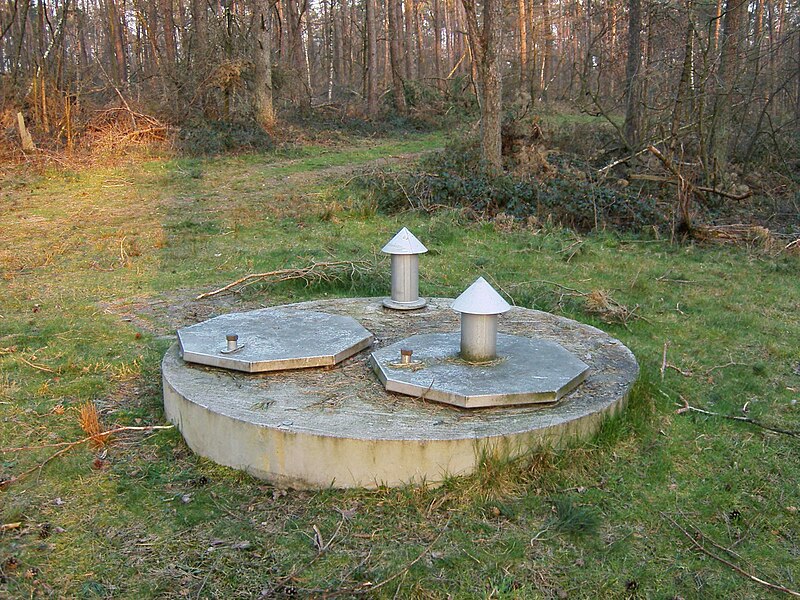 Datei:Offlum-Trinkwasserbrunnen.jpg